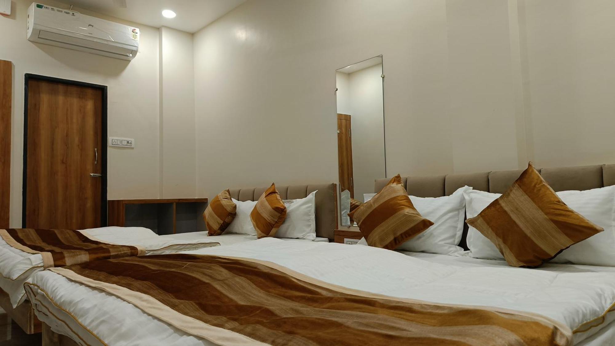 Shree Shyamraj Hotel Ujjain Εξωτερικό φωτογραφία