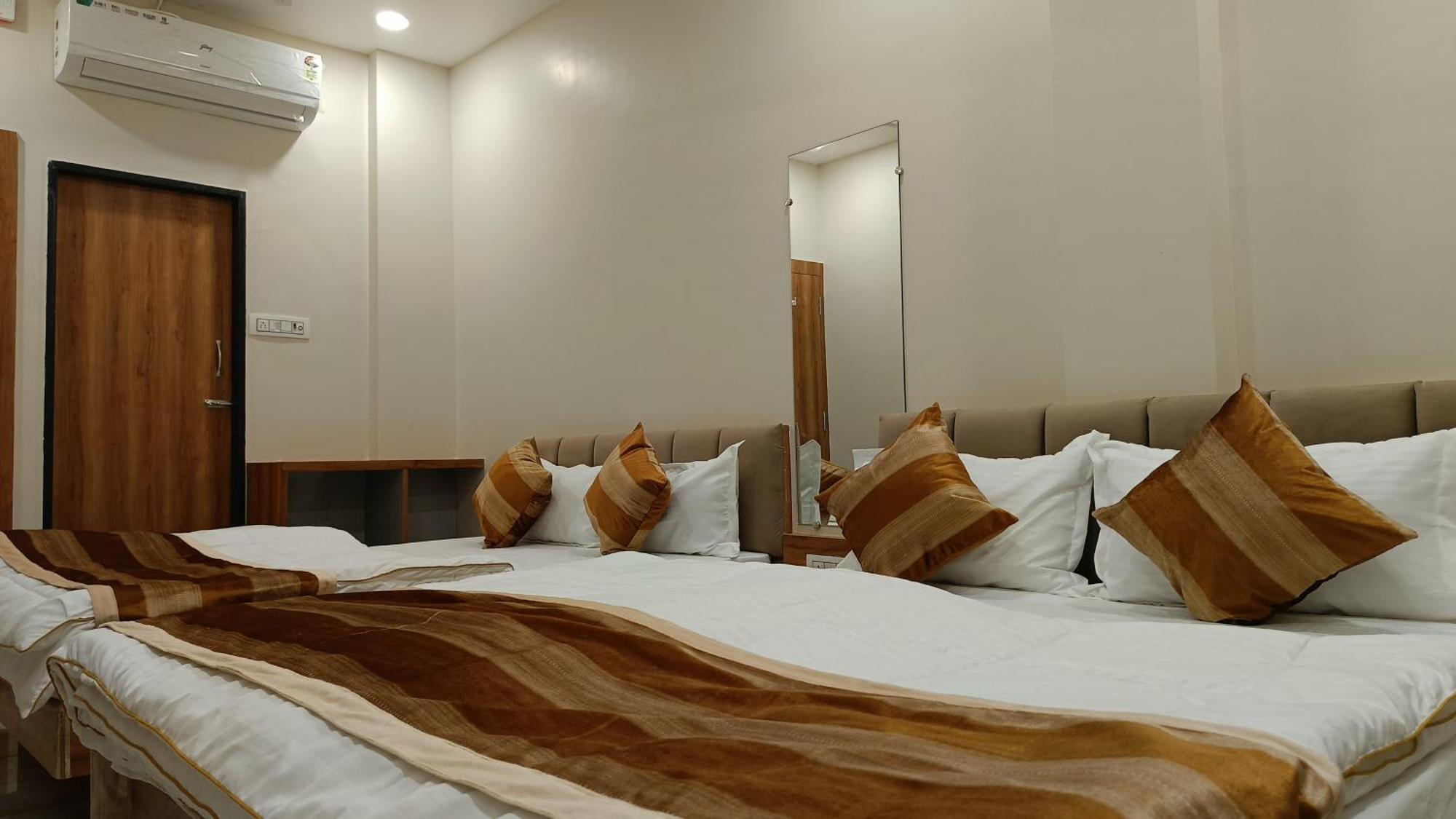 Shree Shyamraj Hotel Ujjain Εξωτερικό φωτογραφία